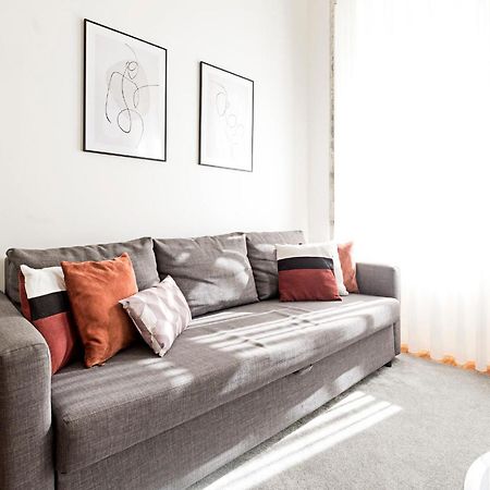 Lovelystay - Cativo Studio Downtown By Metro Station Porto Kültér fotó