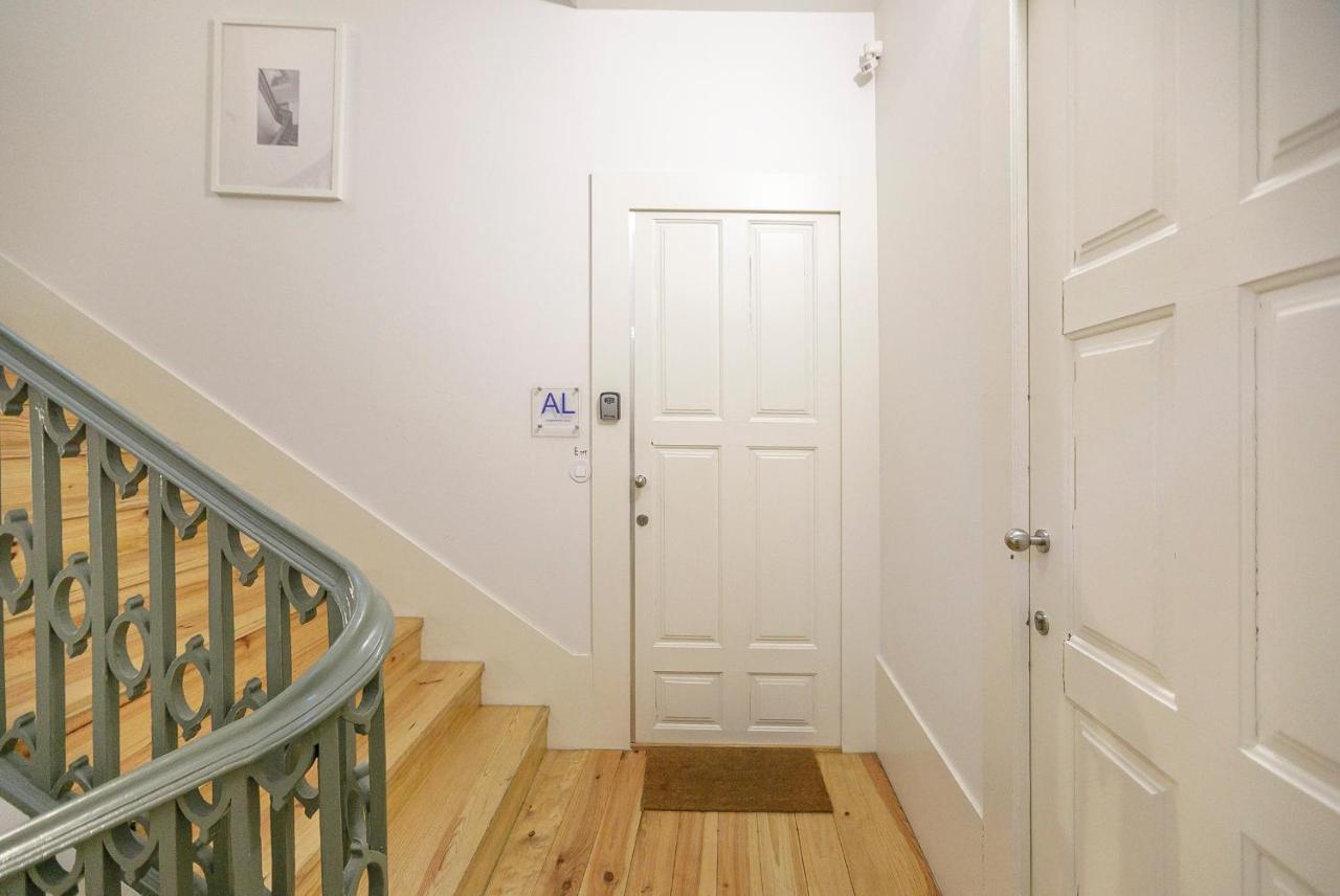 Lovelystay - Cativo Studio Downtown By Metro Station Porto Kültér fotó