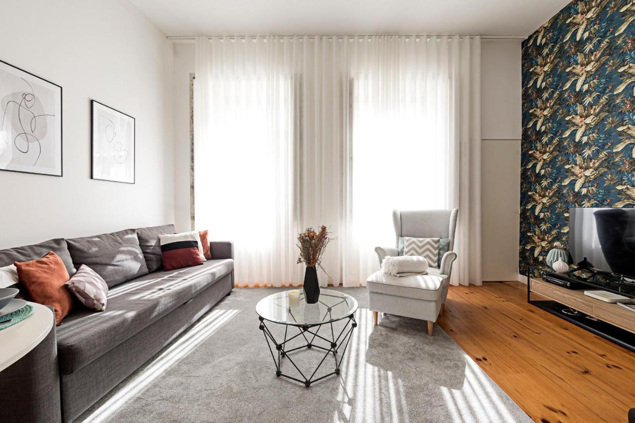 Lovelystay - Cativo Studio Downtown By Metro Station Porto Kültér fotó