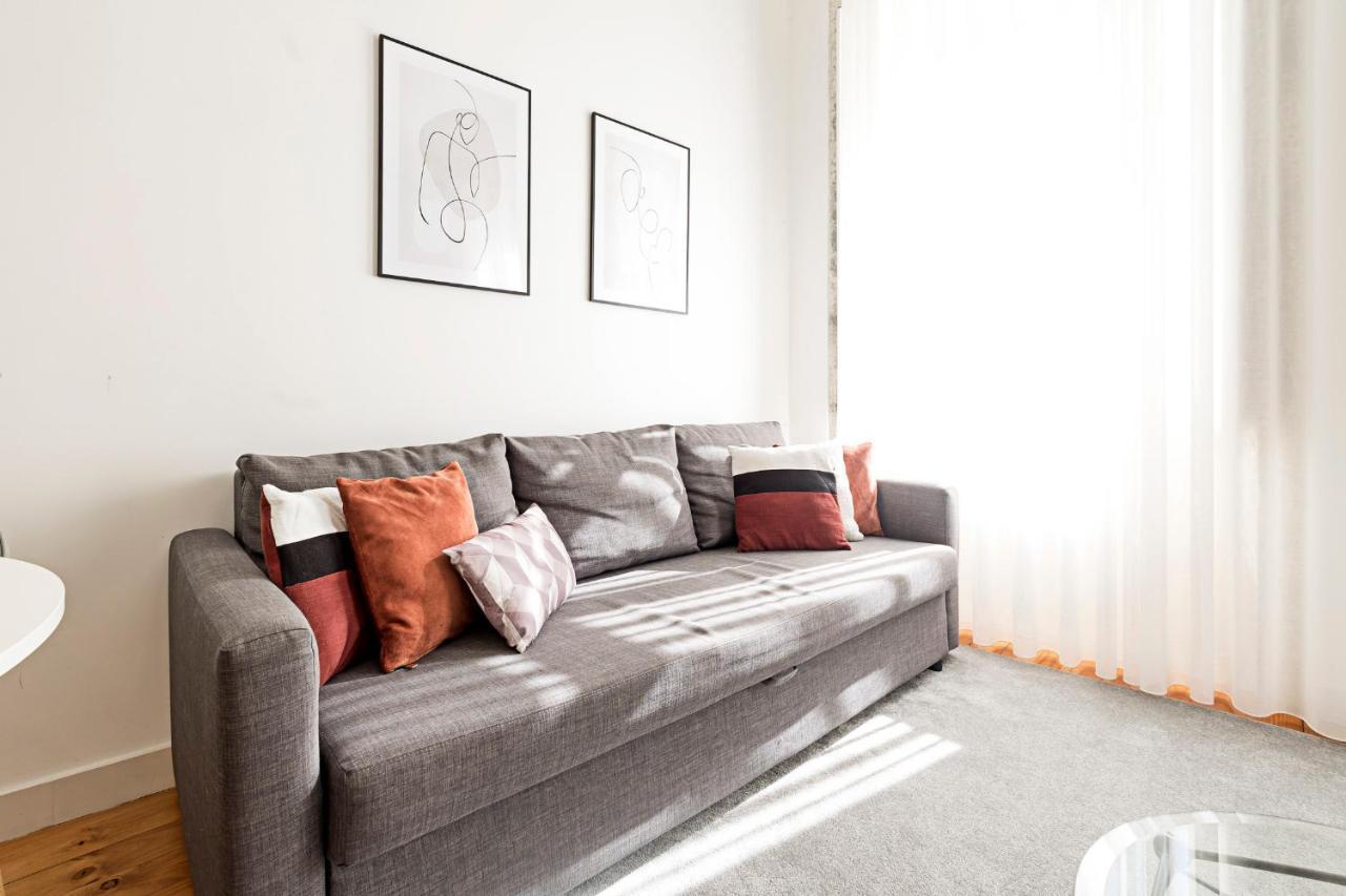 Lovelystay - Cativo Studio Downtown By Metro Station Porto Kültér fotó