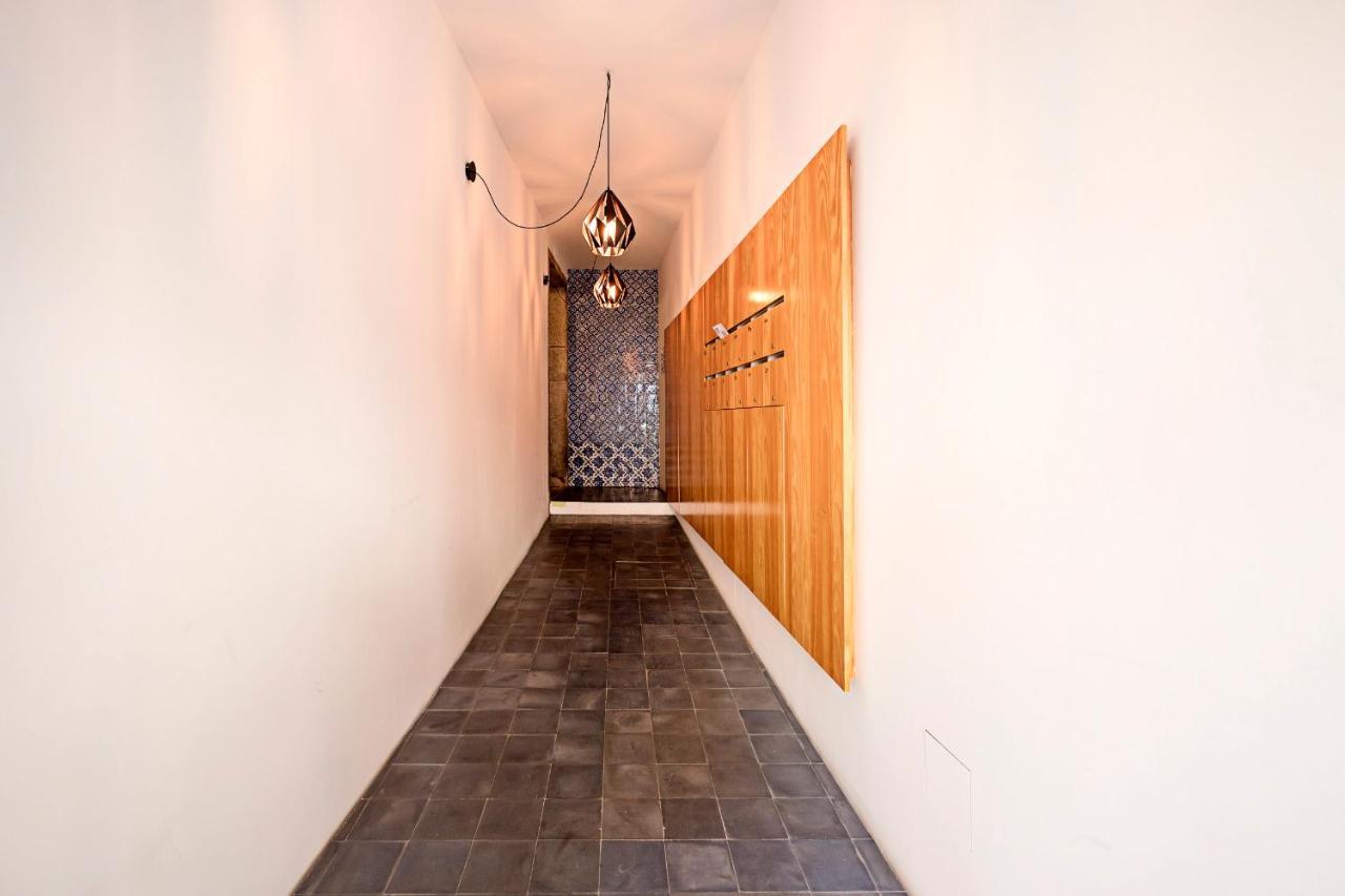 Lovelystay - Cativo Studio Downtown By Metro Station Porto Kültér fotó